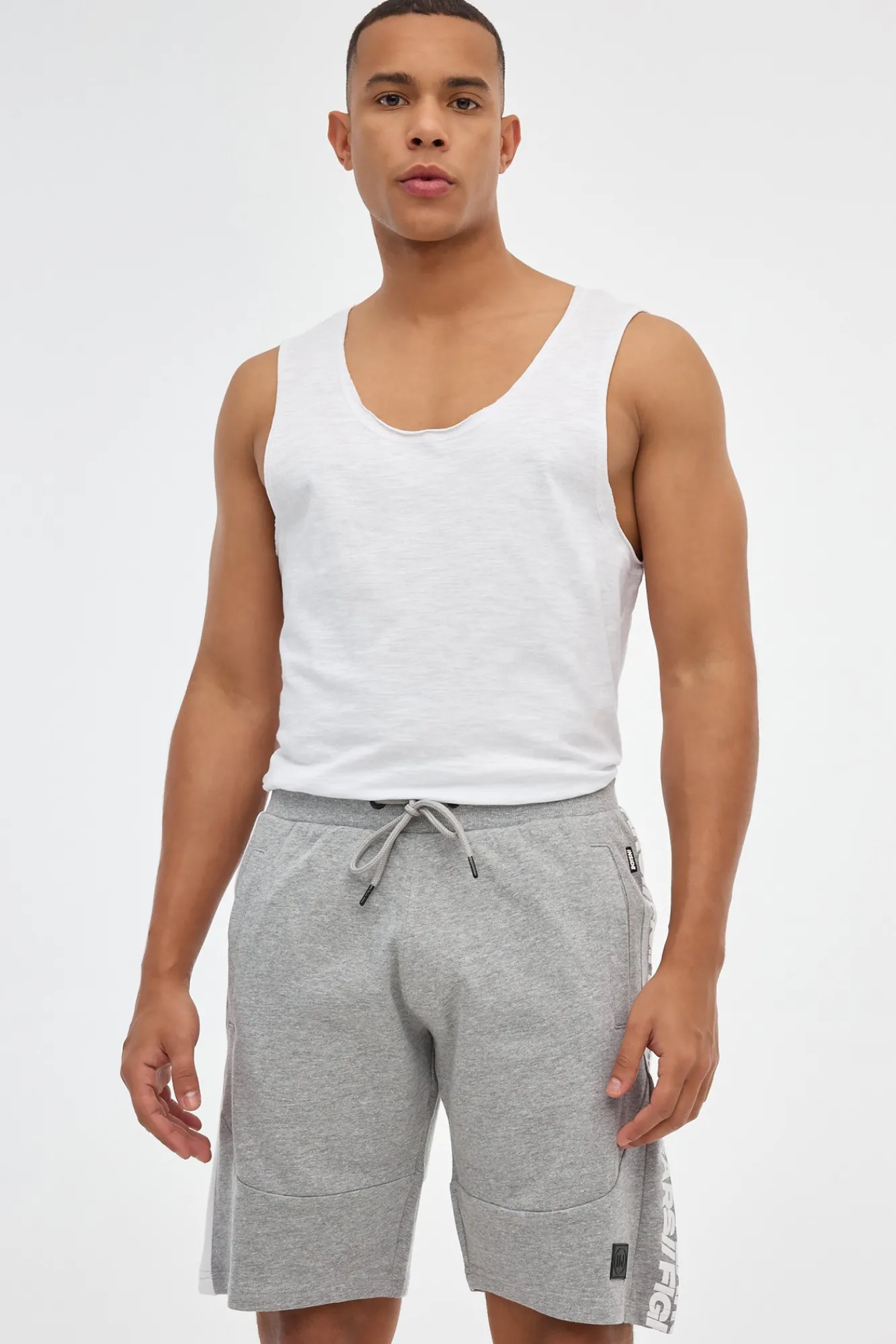 Inside Bermuda Jogger Texto Gris Medio Hot