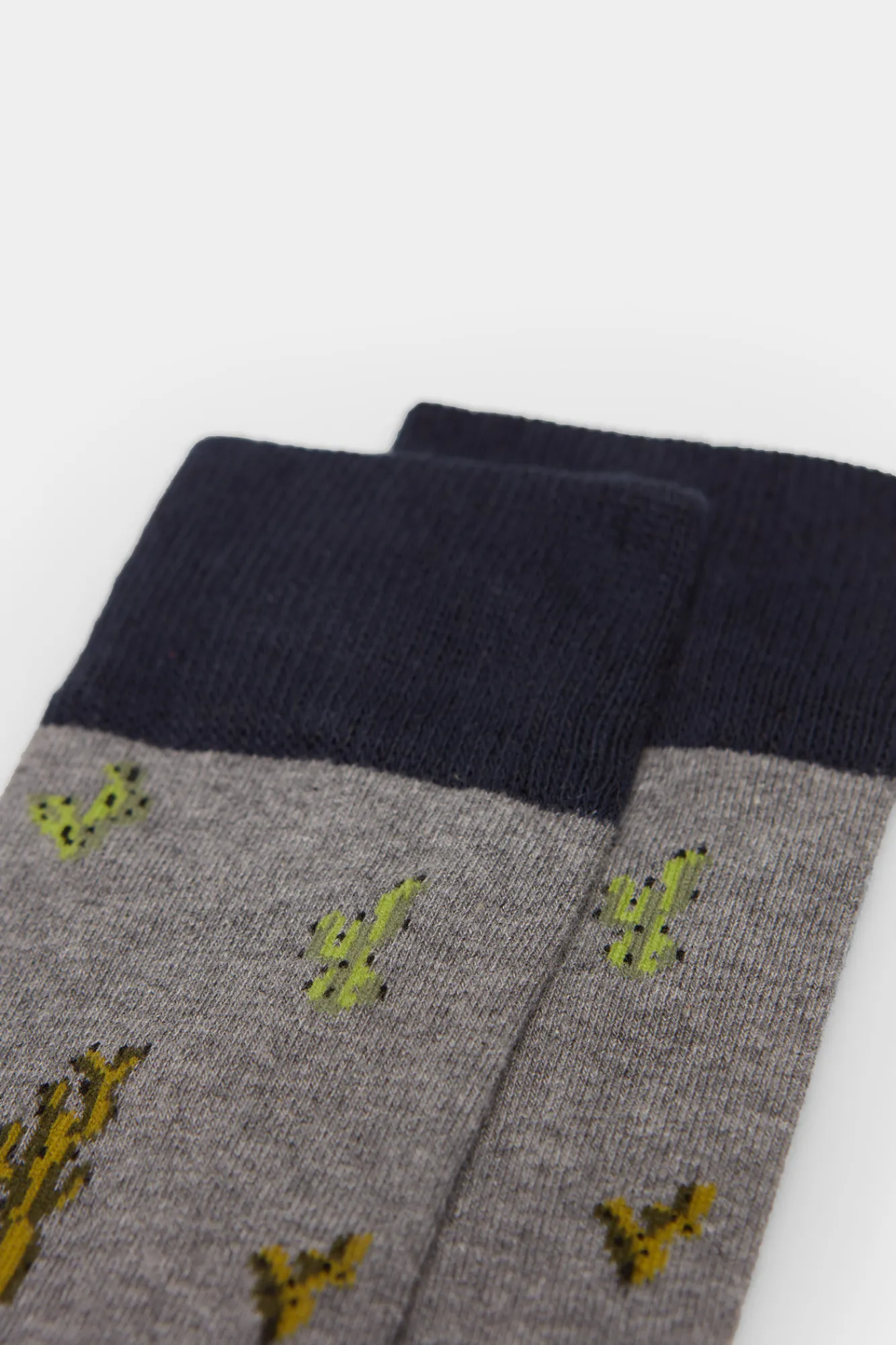 * Calcetin Alto Cactus Gris Medio Discount