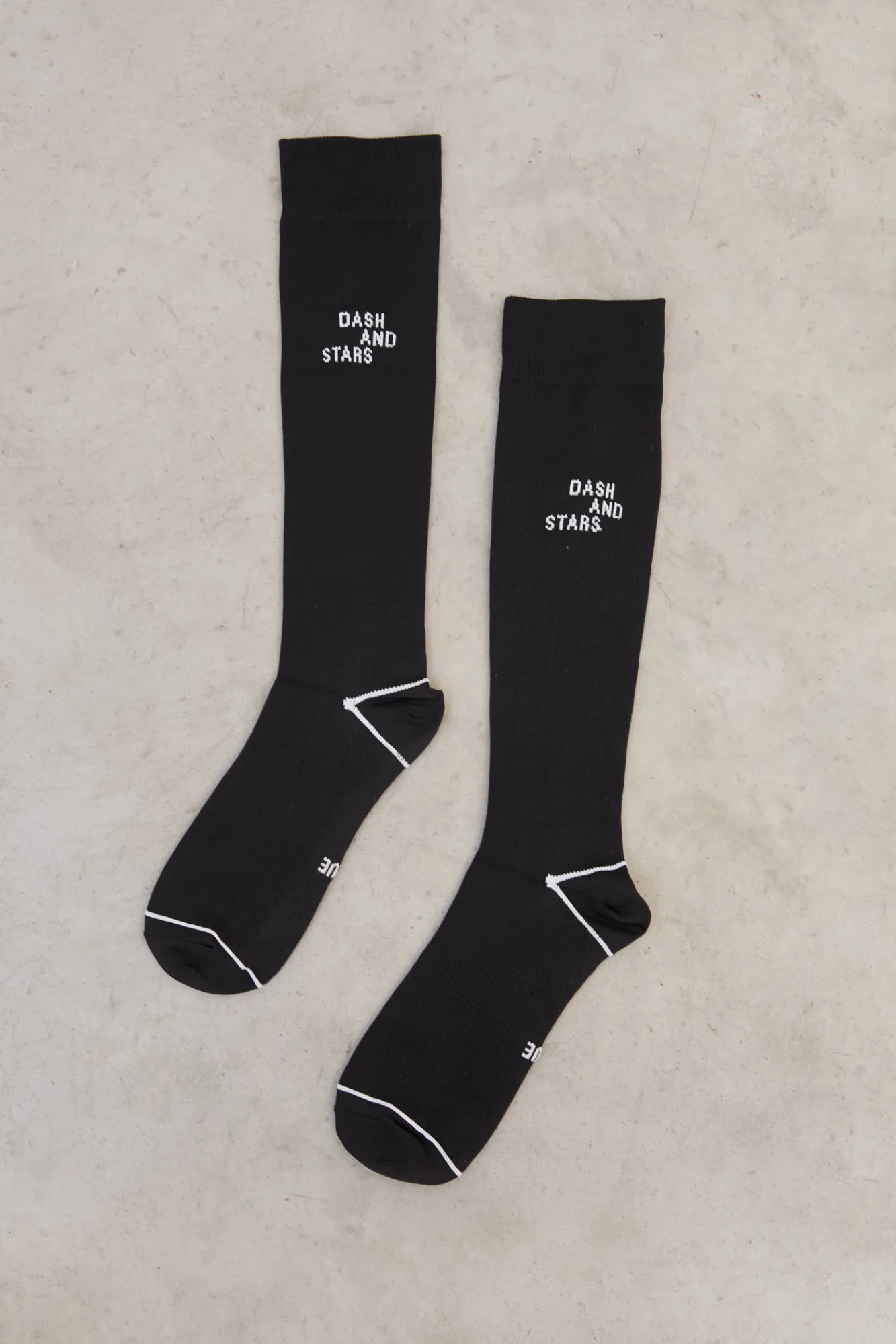 Dash and Stars Calcetin Extra Largo Tecnico Negro Discount