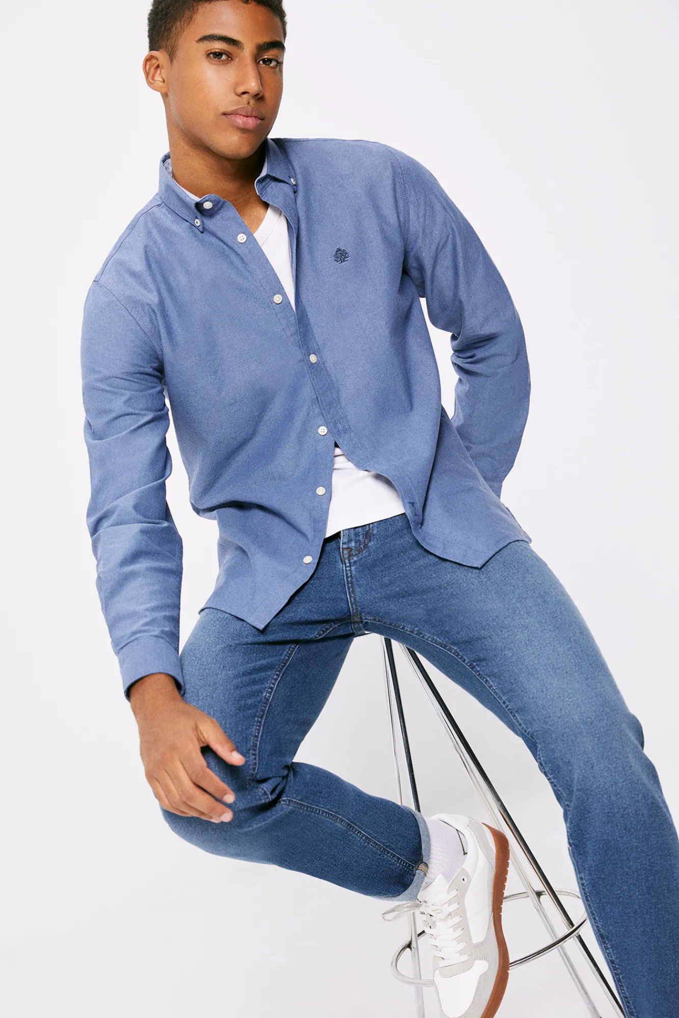 * Camisa Oxford Color Azul Medio Clearance
