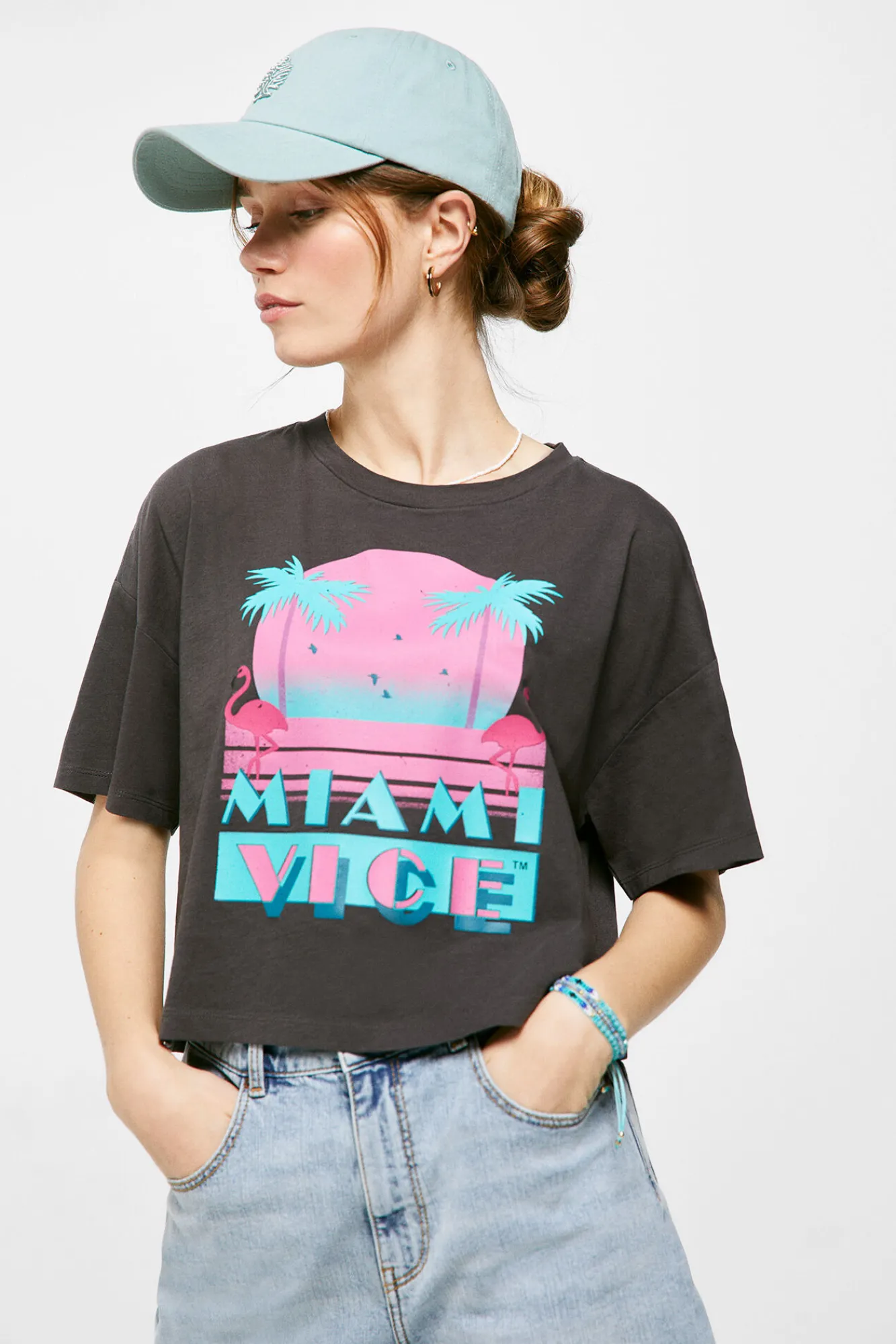 * Camiseta Gris Oscuro New