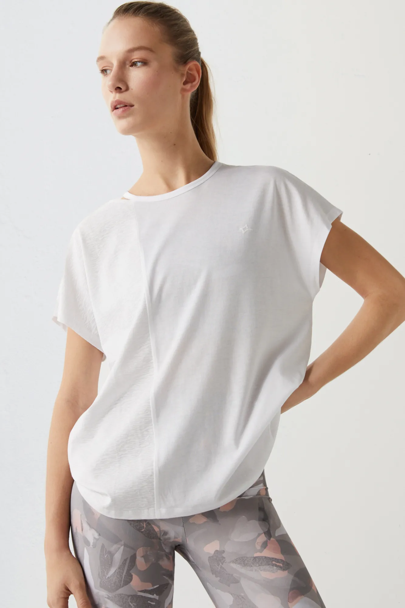 Dash and Stars Camiseta Algodon Abertura Beige Outlet