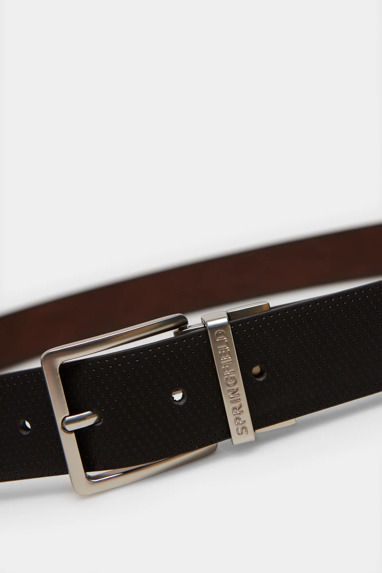 * Cinturon Reversible Microperforado Negro Clearance