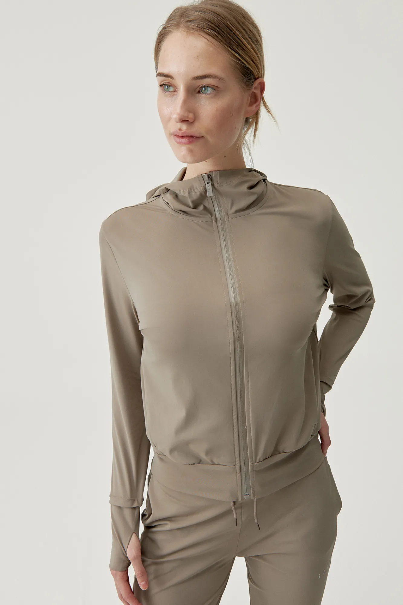 Born Living Yoga Jacket Airla Fossil Nude New