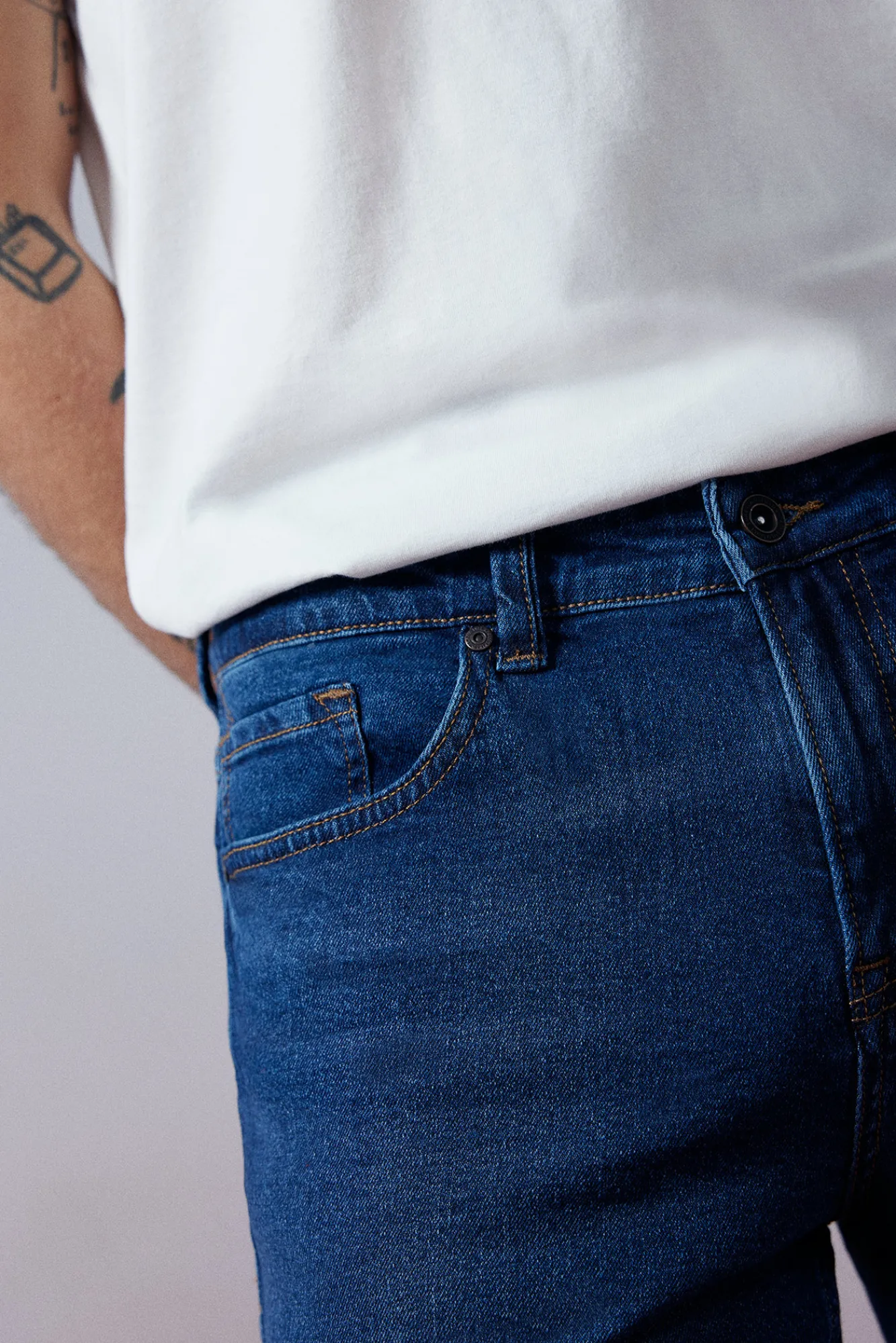 * Jeans Regular Lavado Medio Oscuro Turquesa New