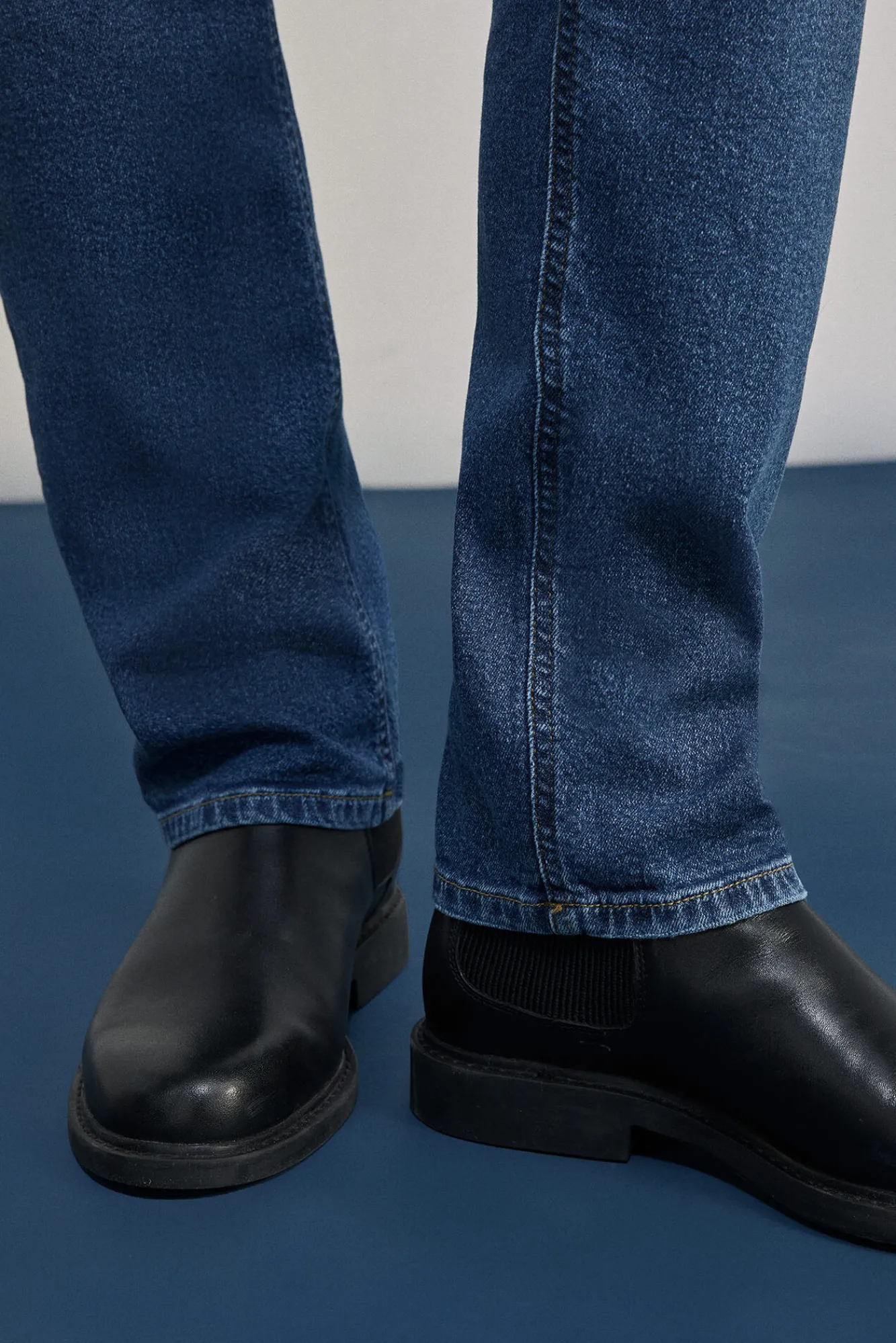 * Jeans Regular Lavado Medio Azul Medio New