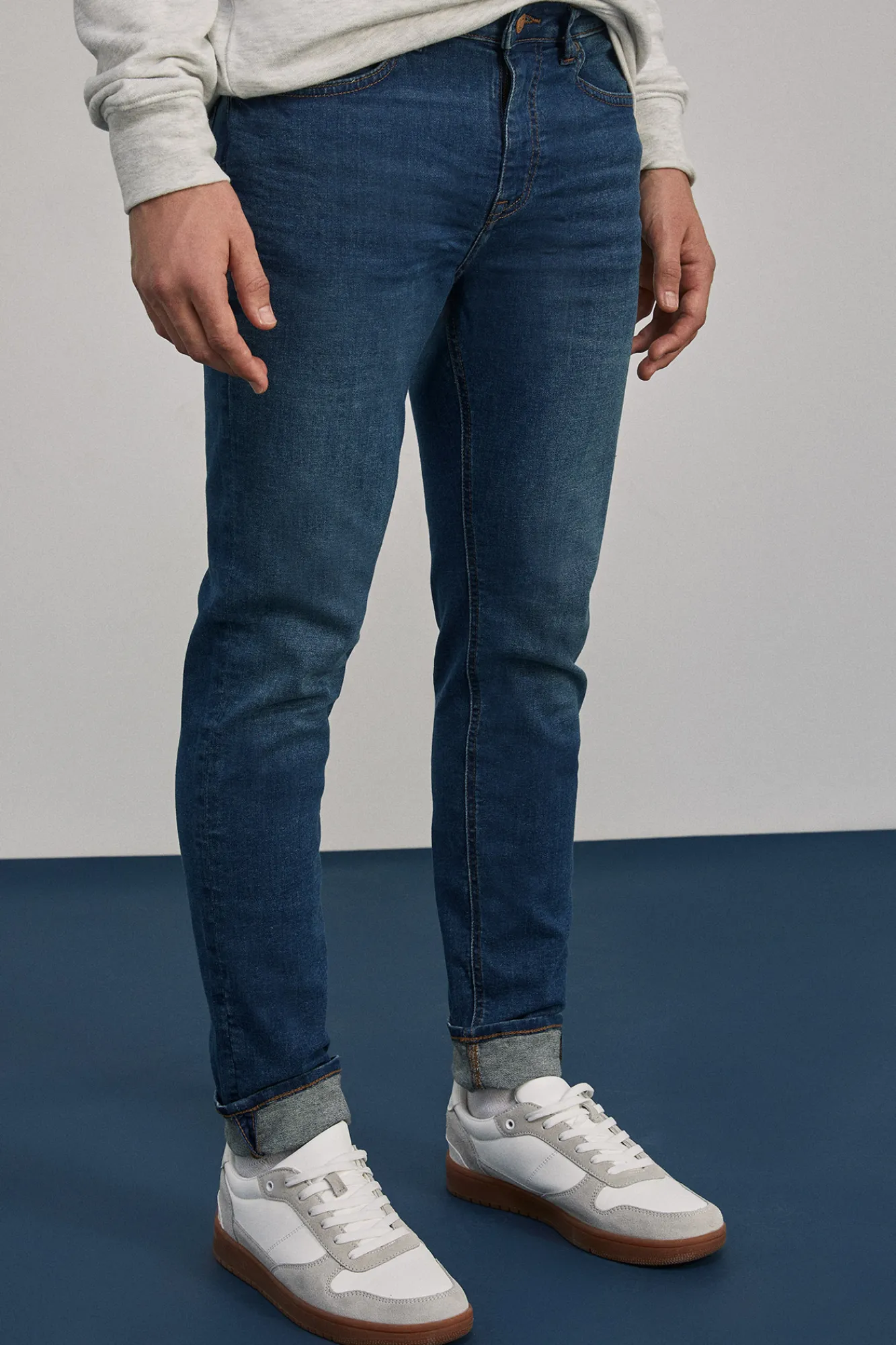 * Jeans Skinny Lavado Medio Oscuro Ensuciado Turquesa
