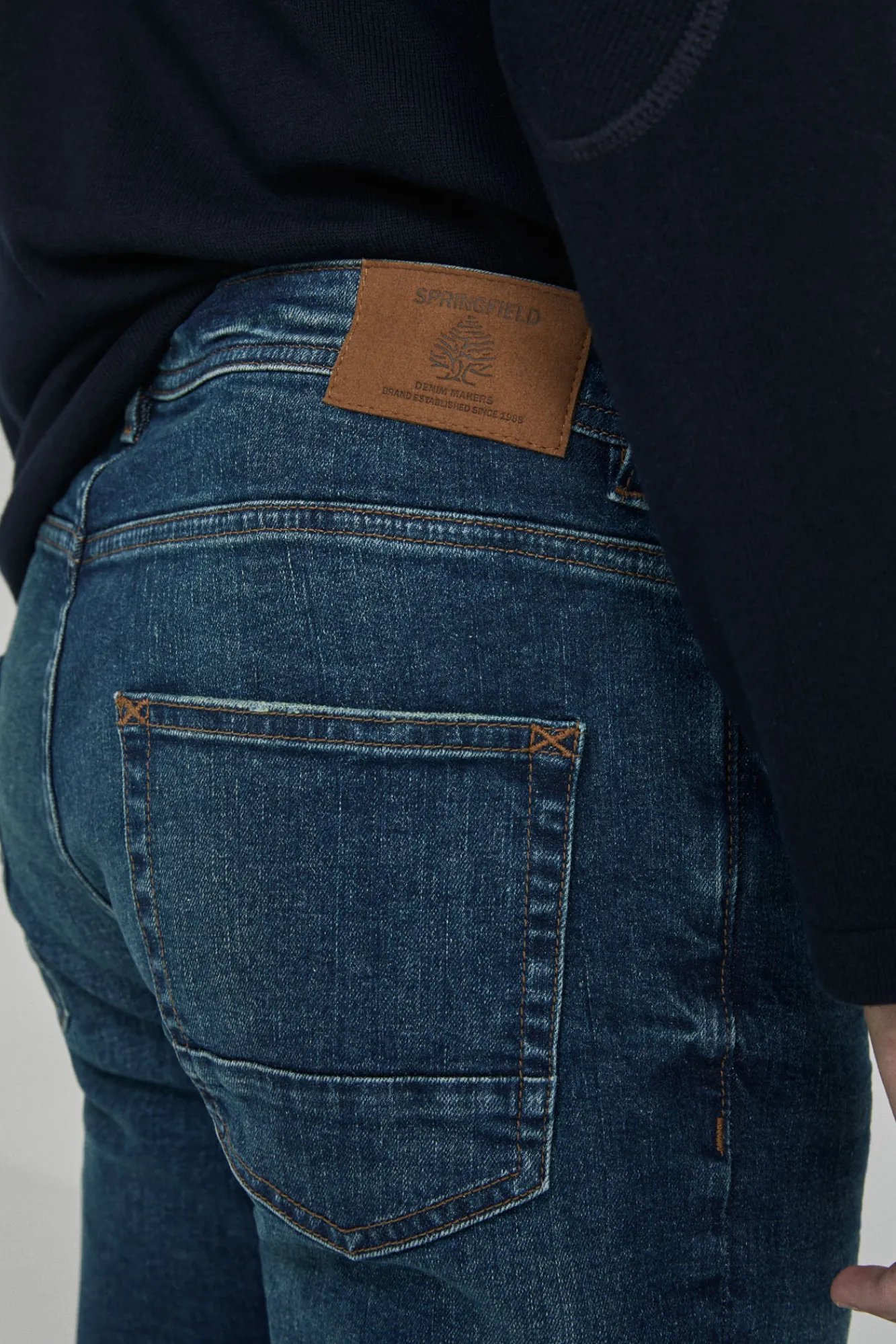 * Jeans Slim Lavado Medio Oscuro Turquesa Outlet