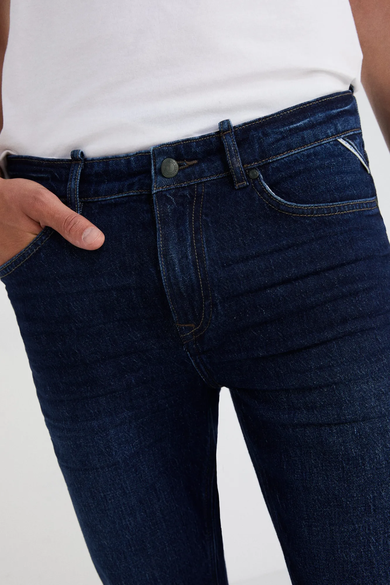 * Jeans Slim Lavado Oscuro Azul Oscuro Online
