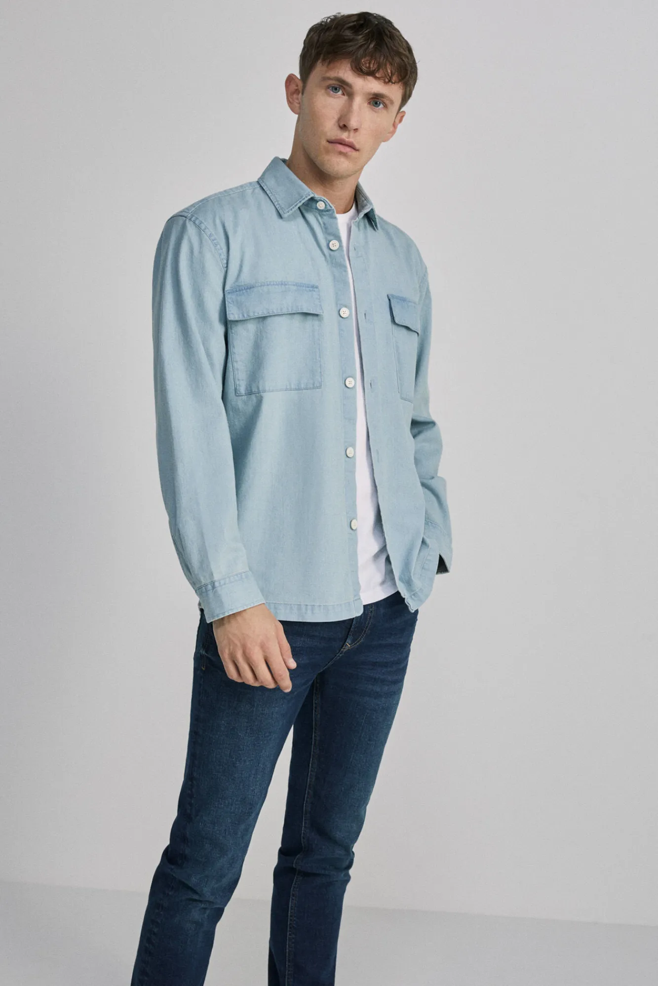 * Jeans Slim Lavado Oscuro Ensuciado Turquesa