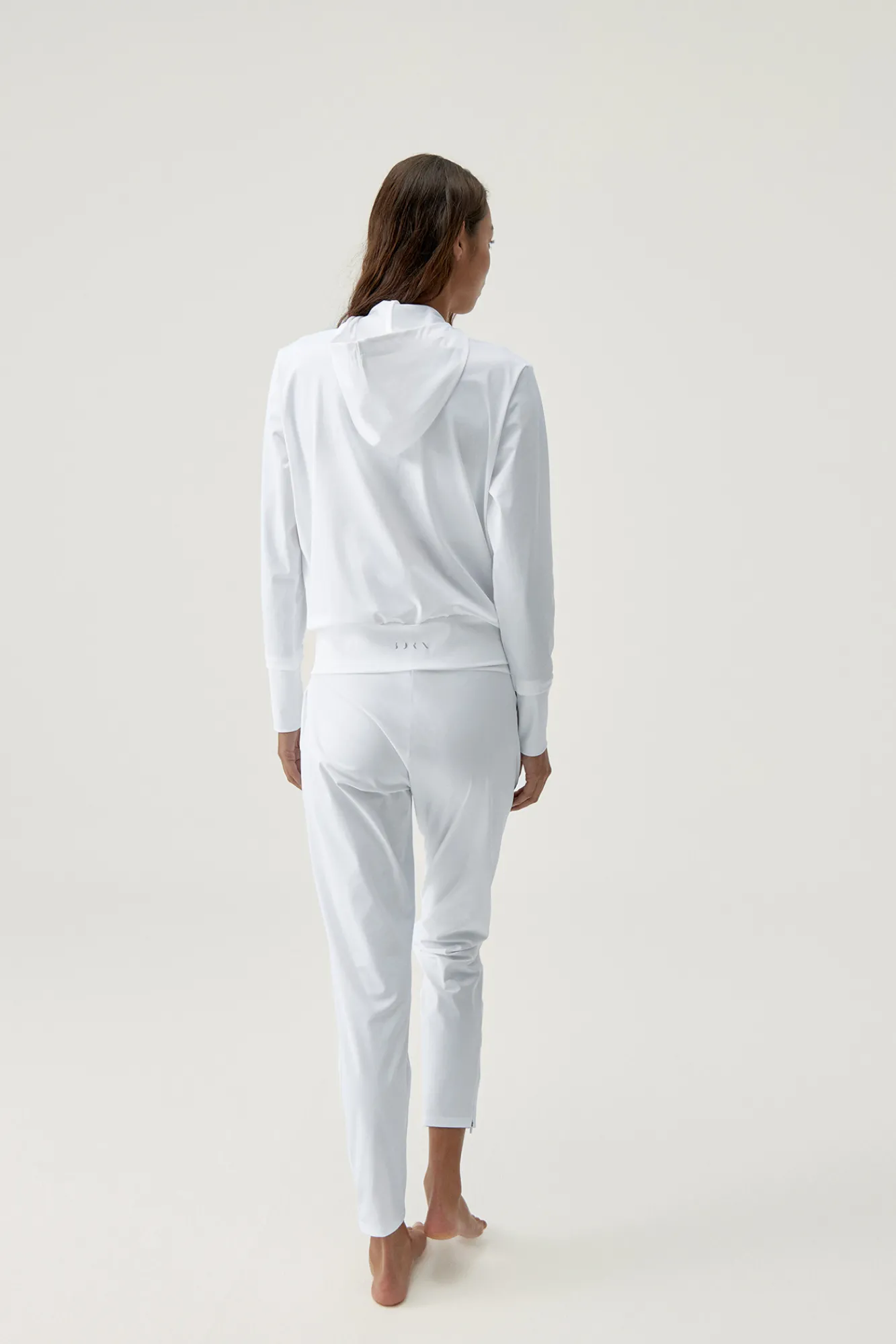 Born Living Yoga Jogger Airla White Blanco Clearance