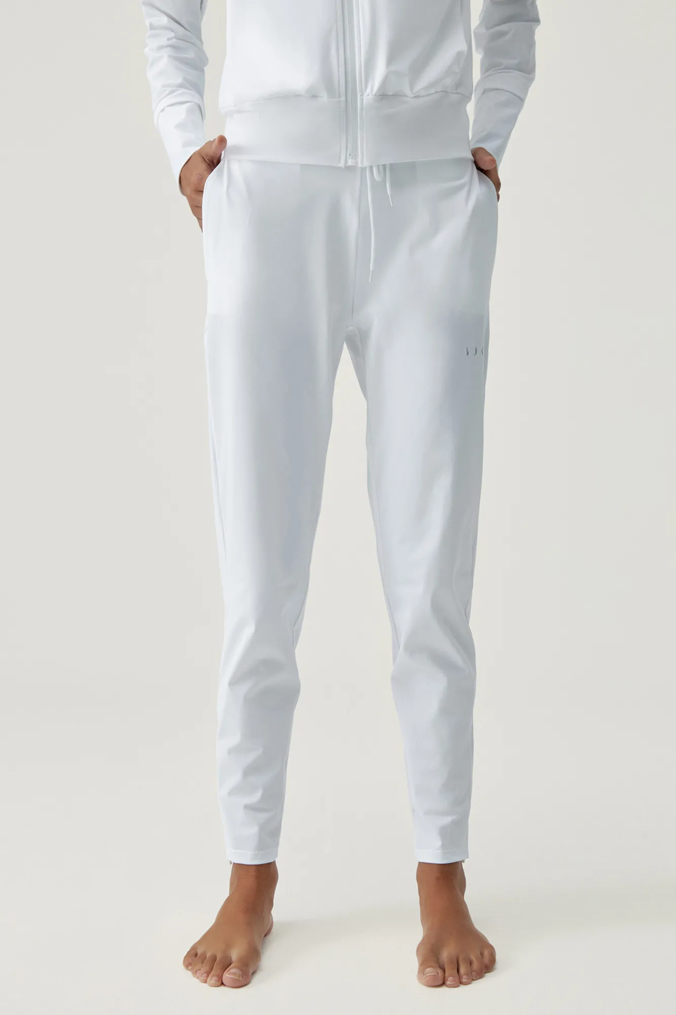 Born Living Yoga Jogger Airla White Blanco Clearance