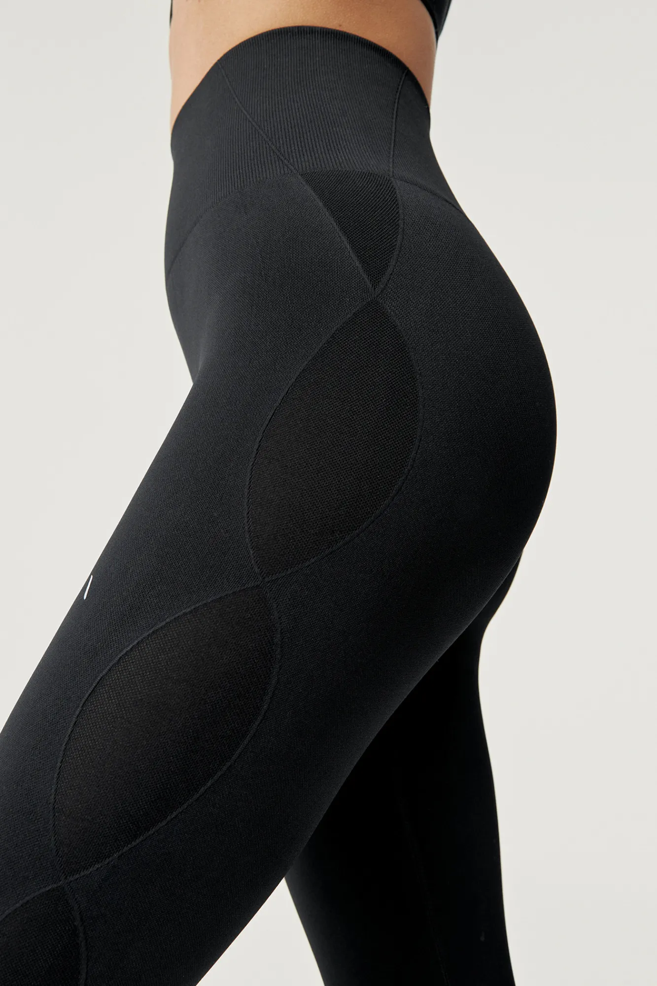 Born Living Yoga Legging Akira Black Negro