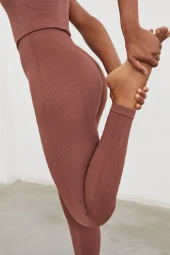 Dash and Stars Leggings Largos Seamless Comfort Marron