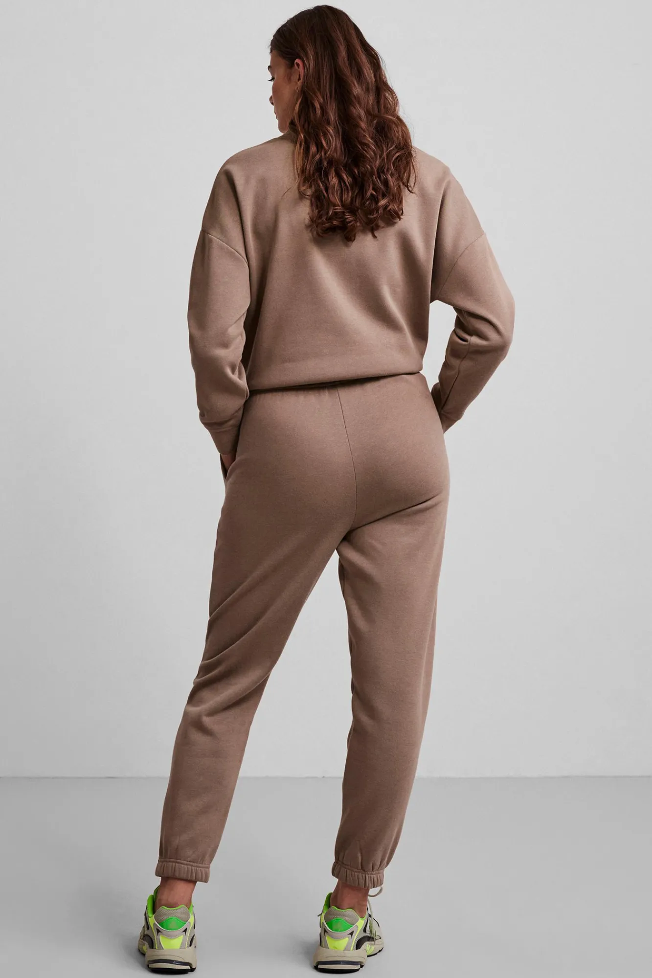 Pieces Pantalon Jogger Felpa Marron