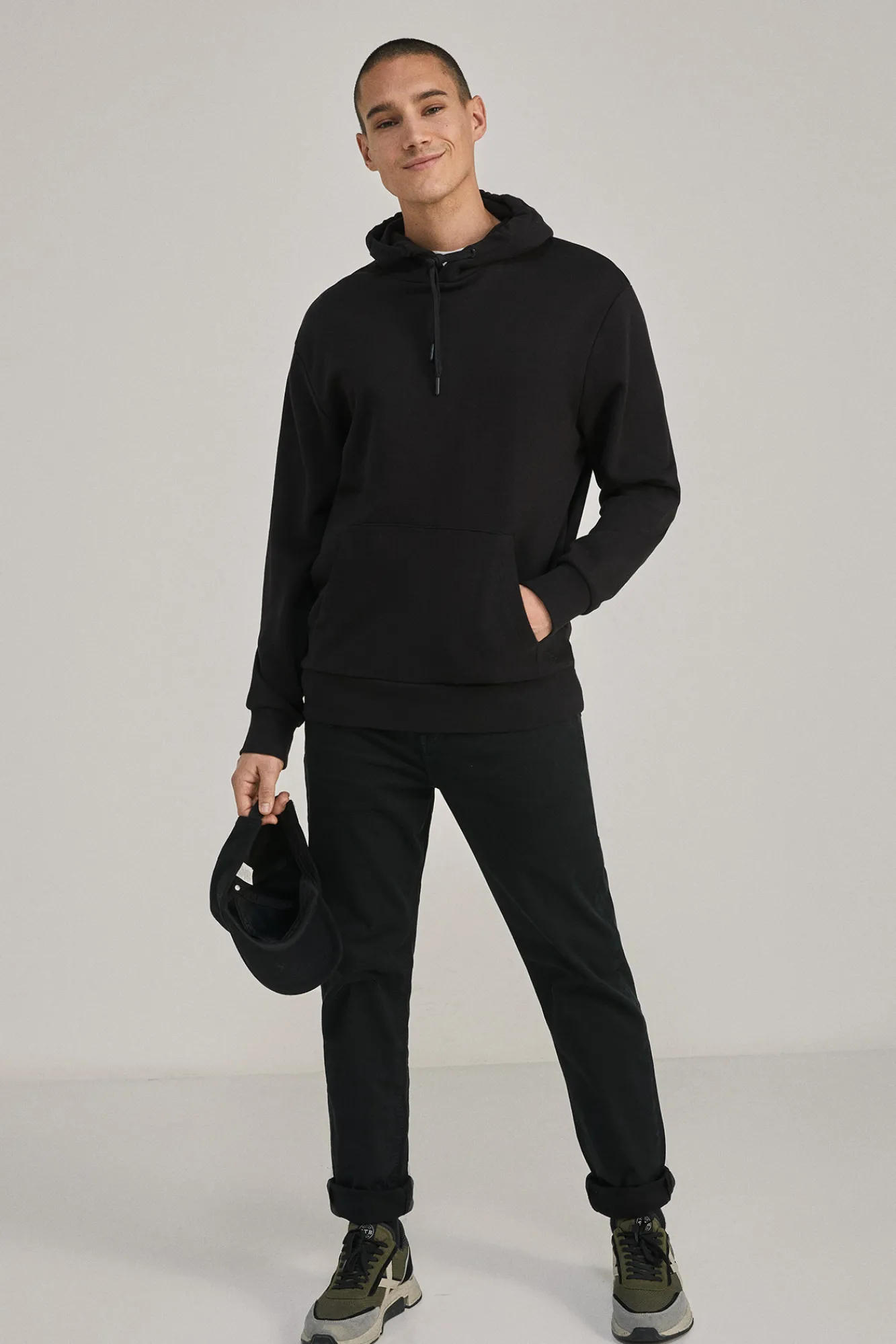 * Pantalon Slim 5 Bolsillos Color Negro New