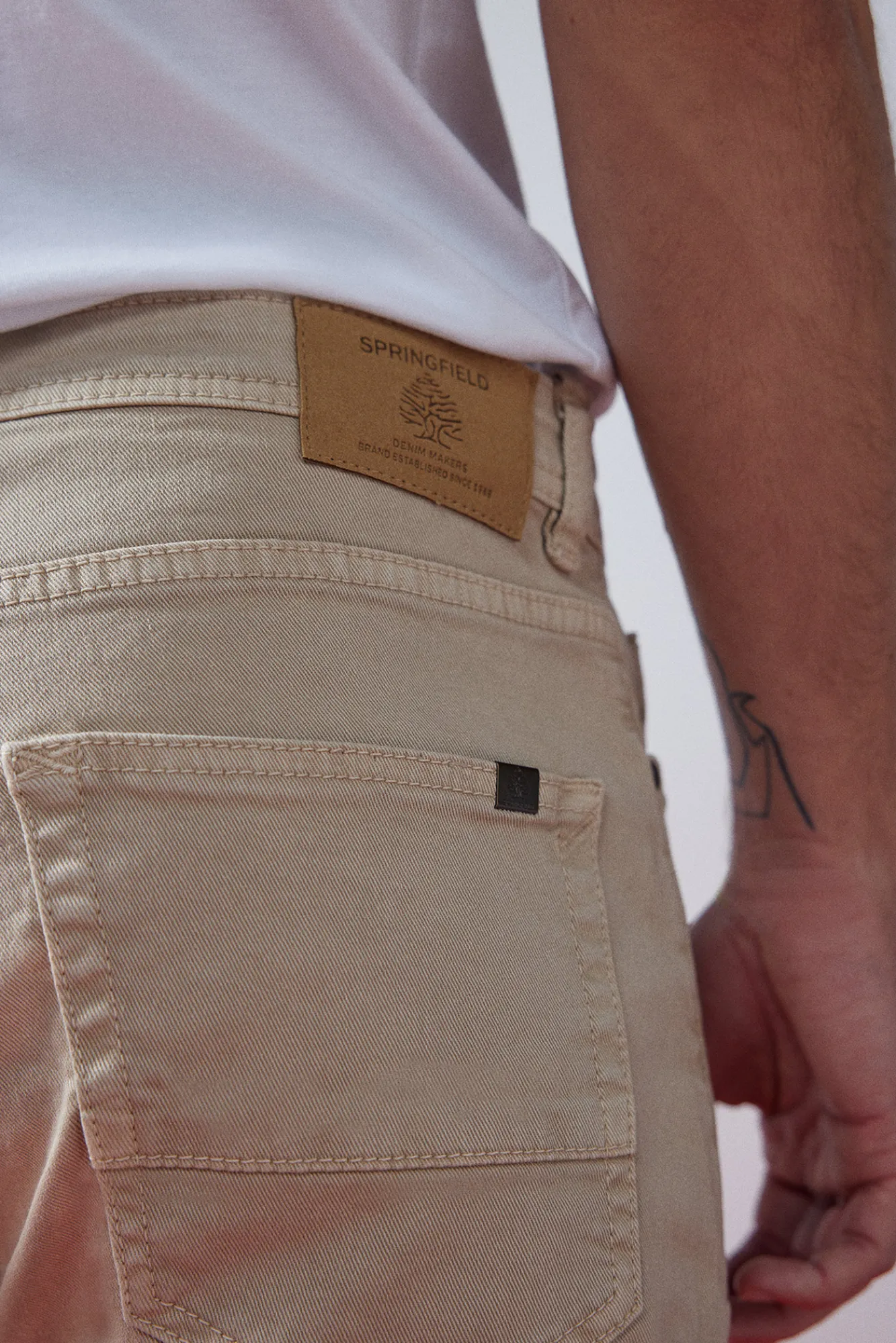* Pantalon Slim 5 Bolsillos Color Beige Outlet