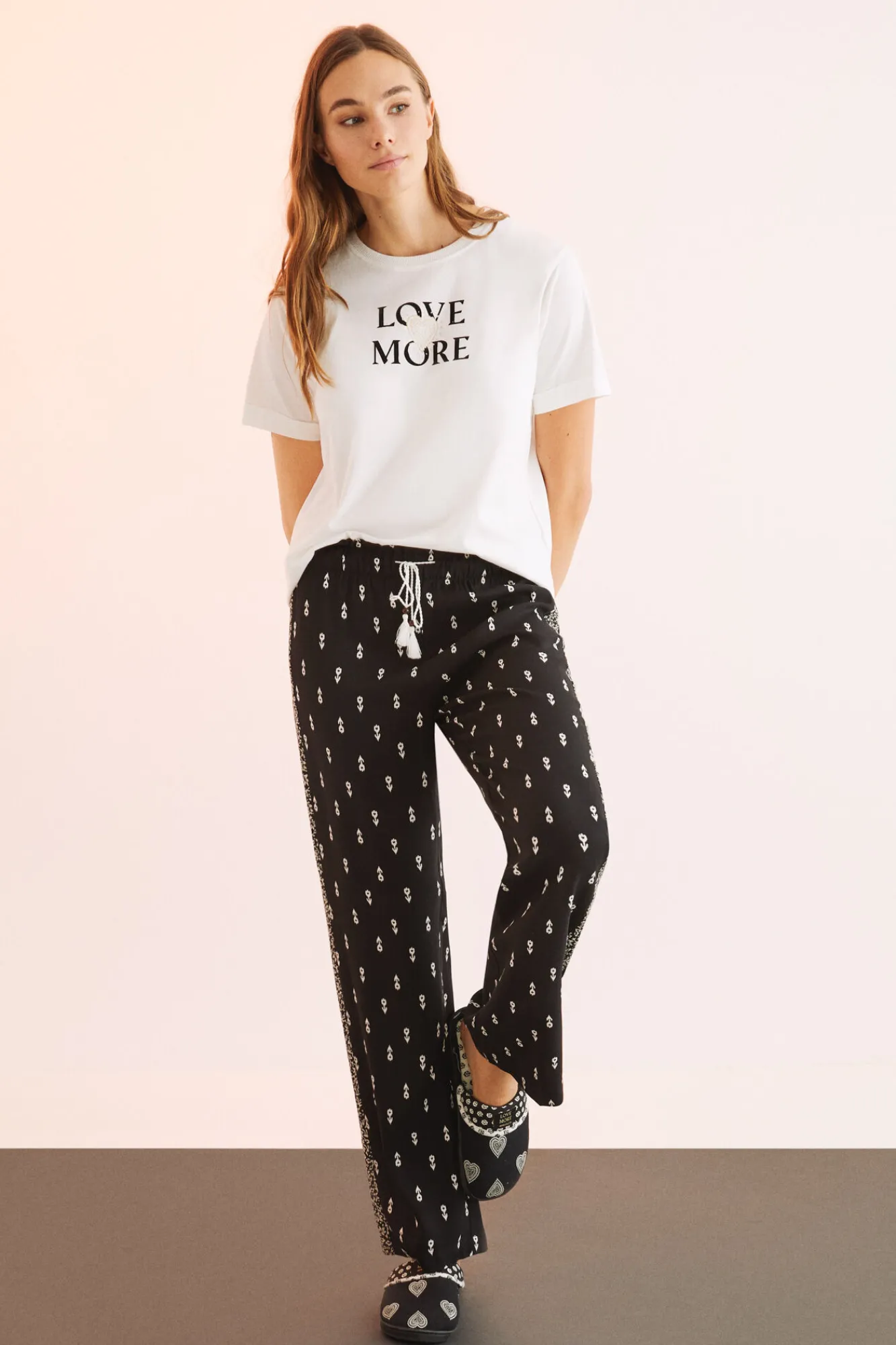Women'secret Pantalon Viscosa Estampado Blanco Y Negro Amarillo Discount