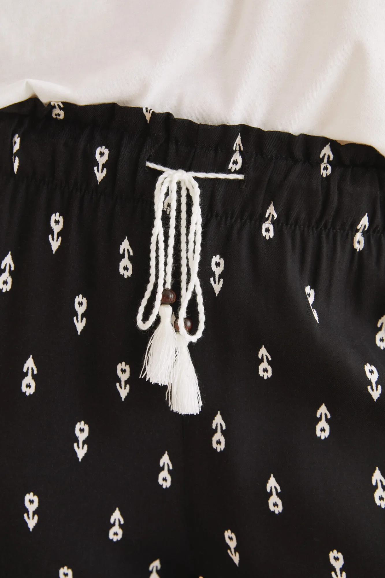 Women'secret Pantalon Viscosa Estampado Blanco Y Negro Amarillo Discount