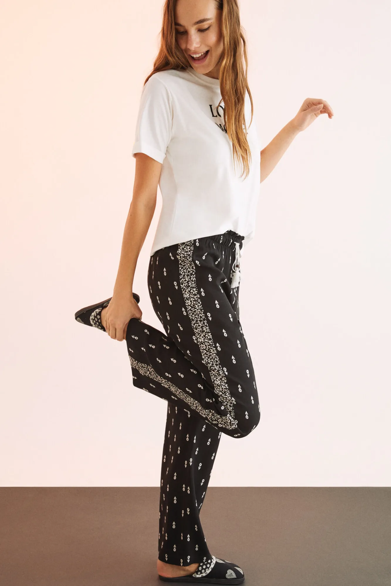 Women'secret Pantalon Viscosa Estampado Blanco Y Negro Amarillo Discount