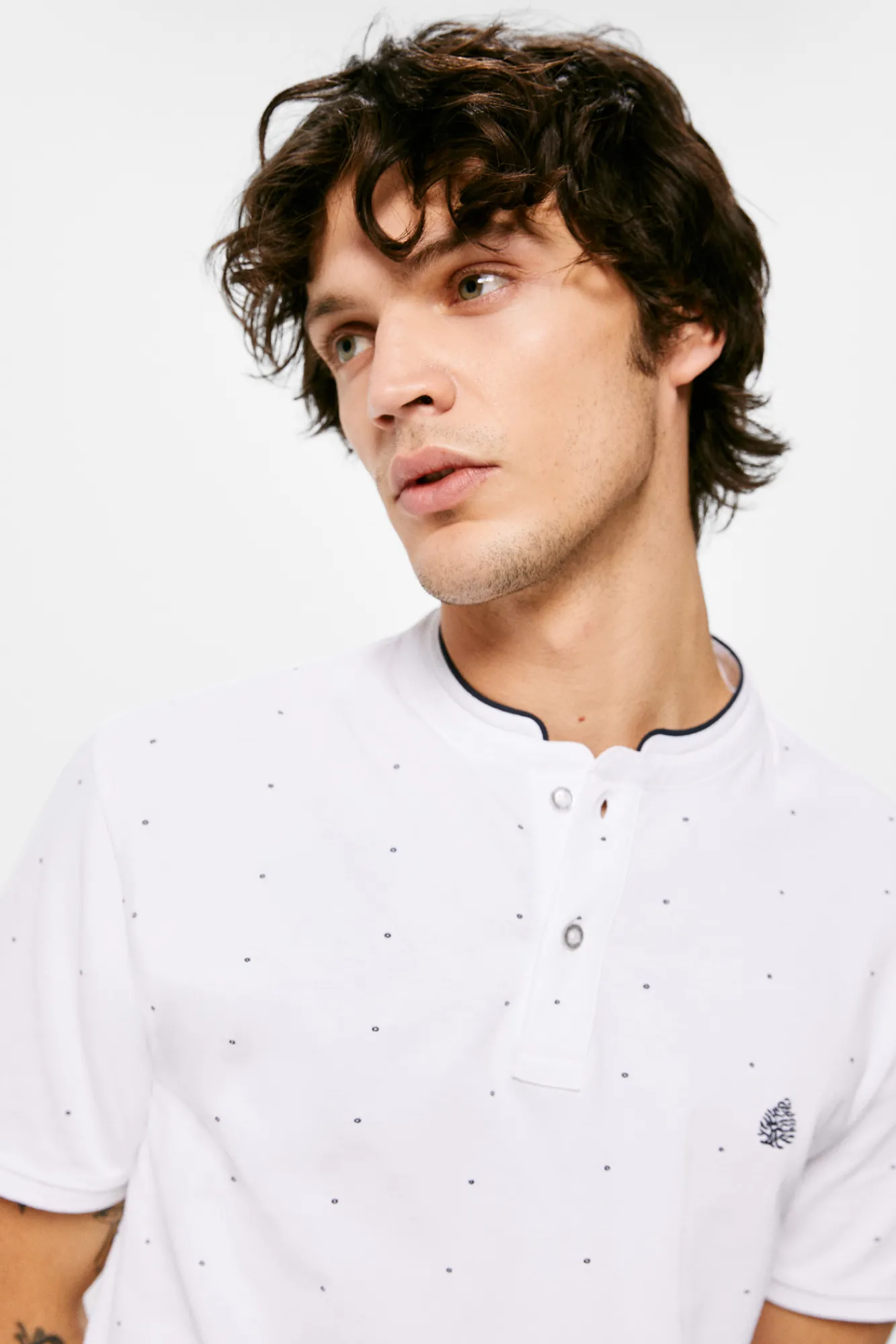 * Polo Mao Slim Estampado All Over Blanco