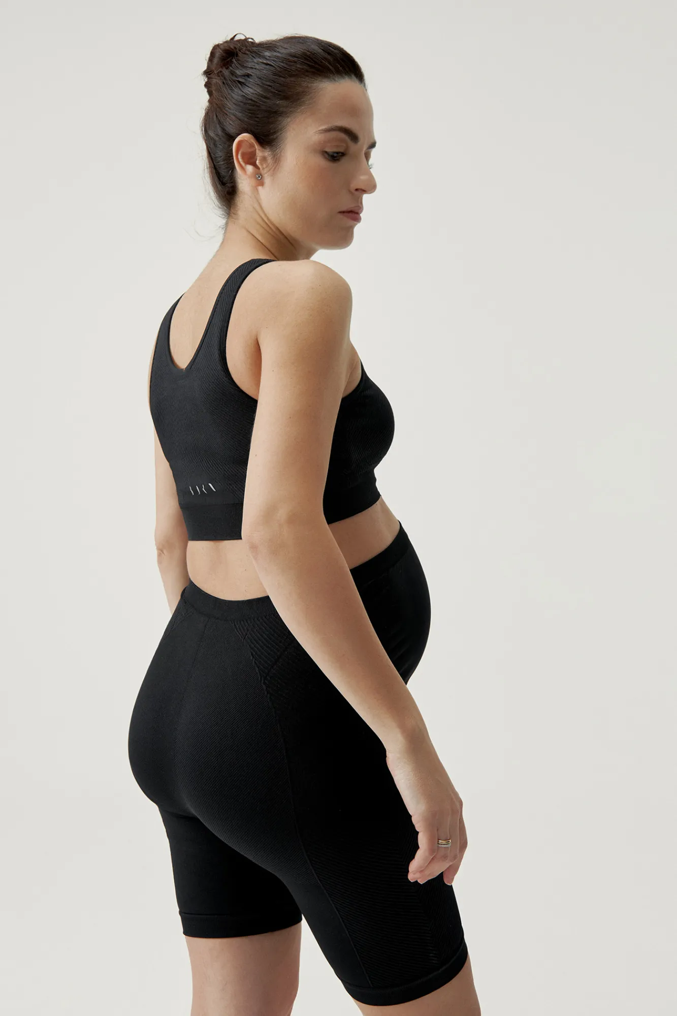 Born Living Yoga Short Mere Black Negro New