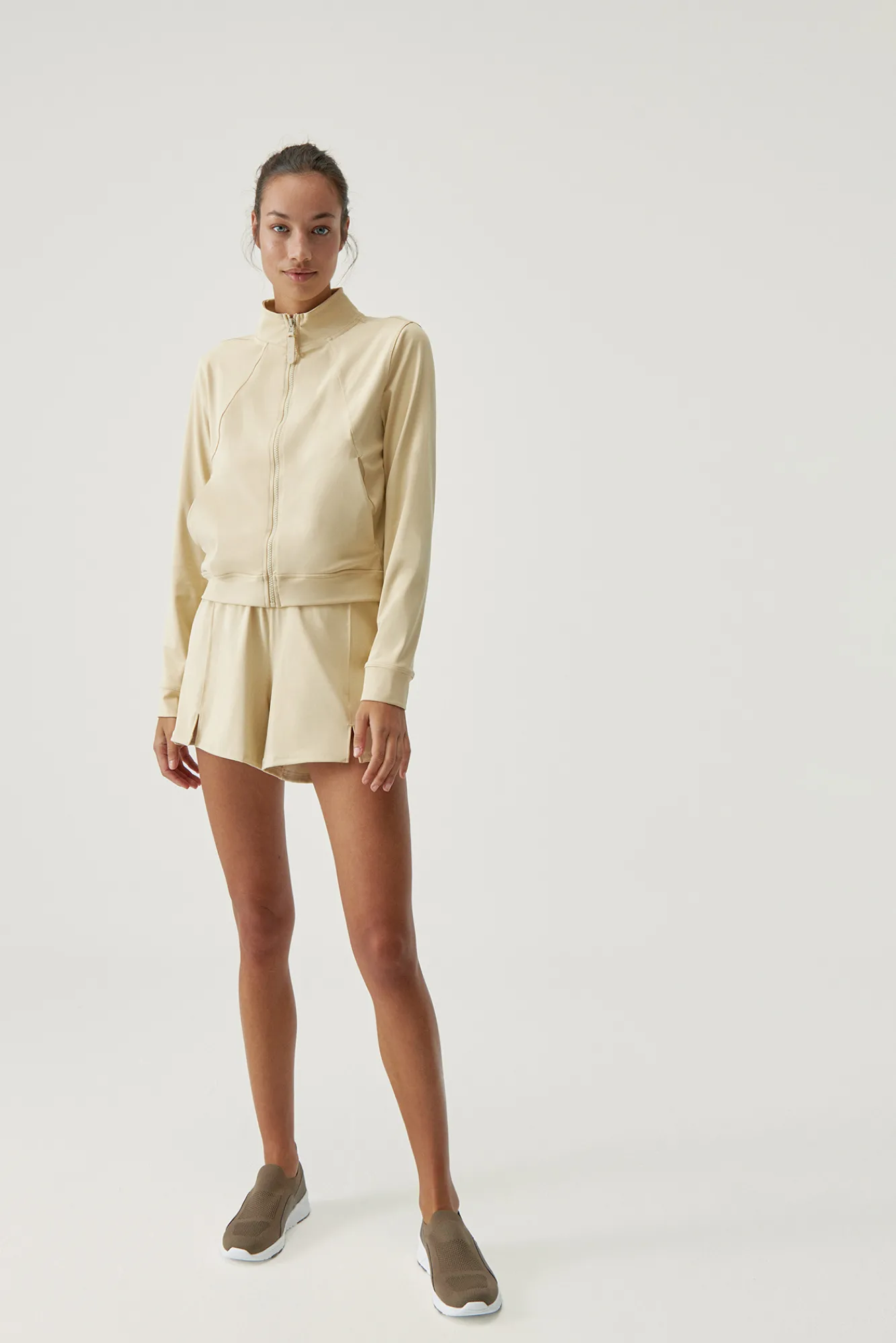 Born Living Yoga Short Naoko Oat Milk Beige Best