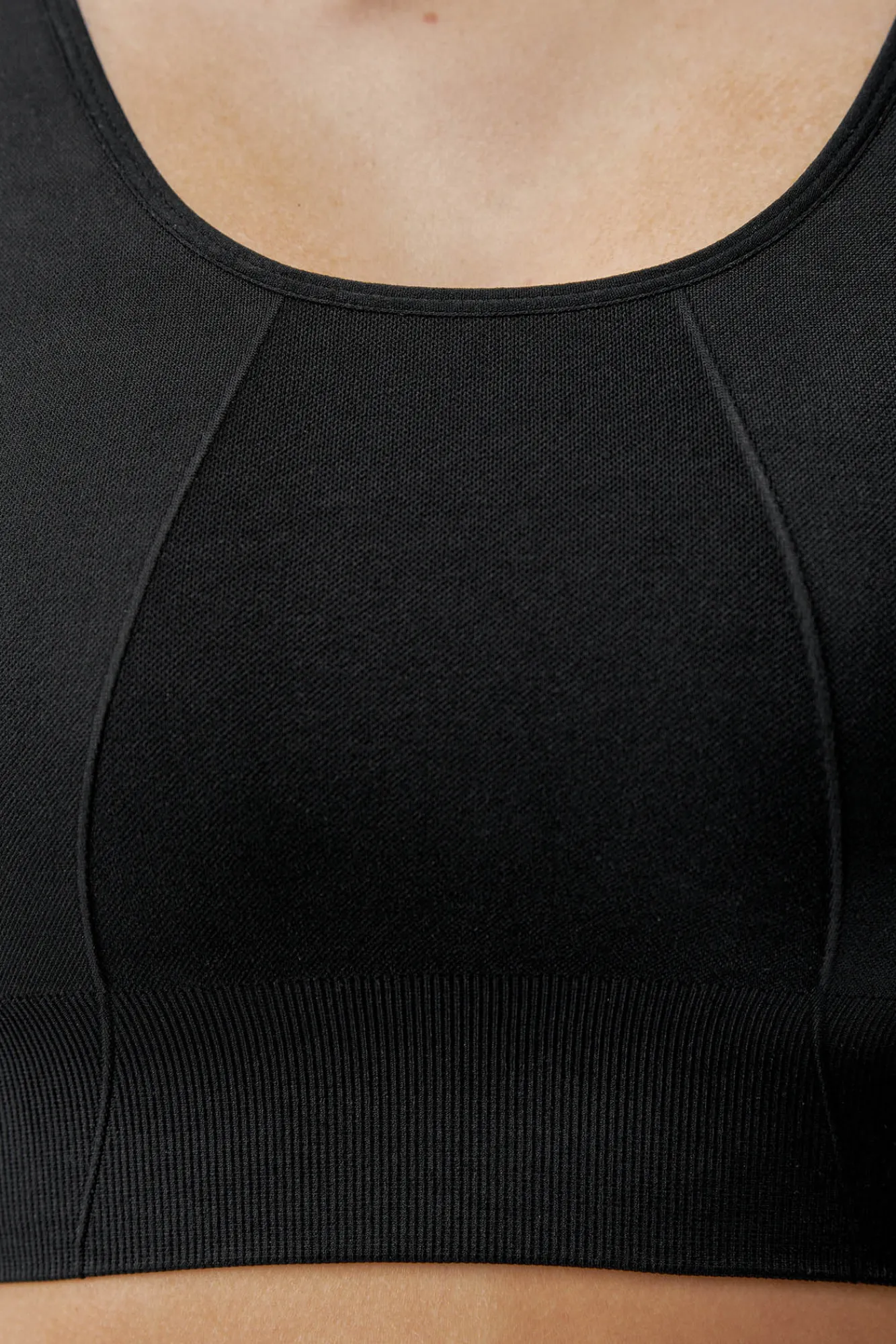 Born Living Yoga Top Akira Black Negro Clearance