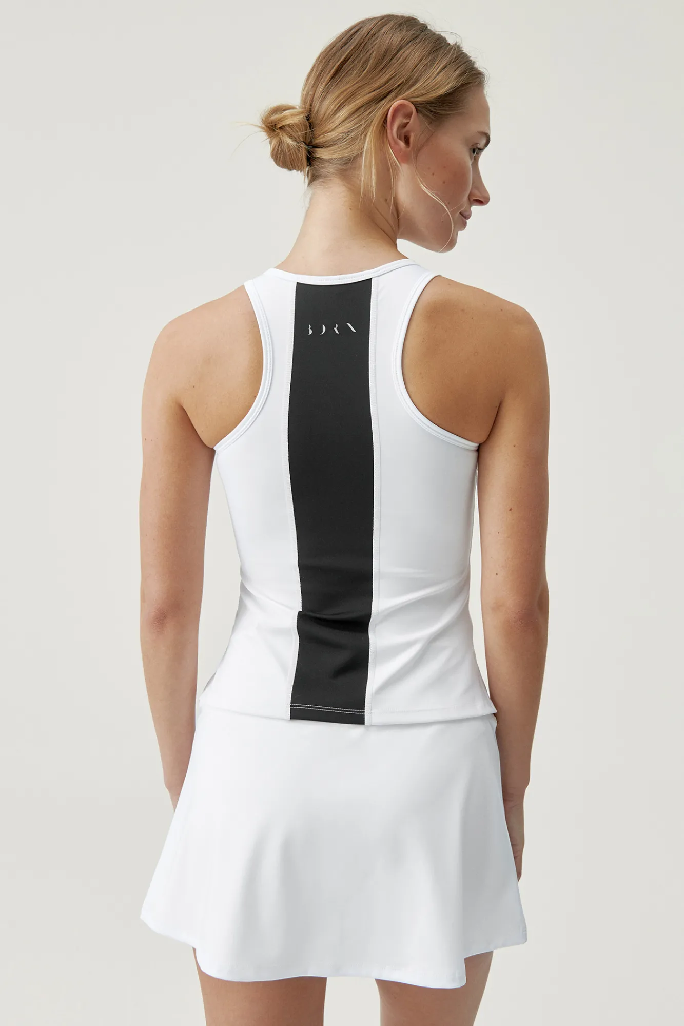 Born Living Yoga T-Shirt Laver White Negro Online