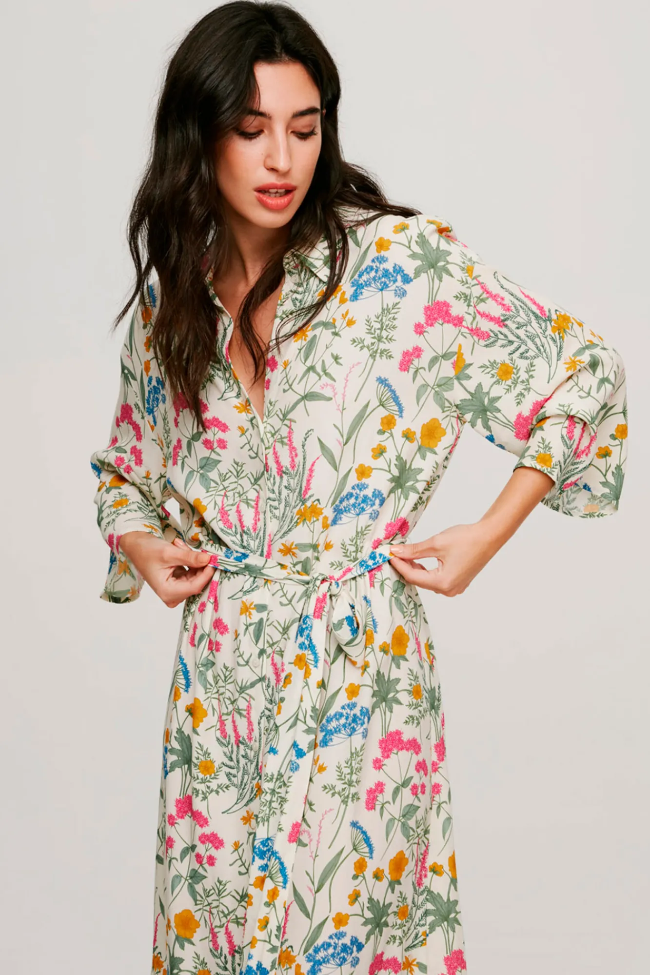 Vila Vestido Camisero Floral Gris