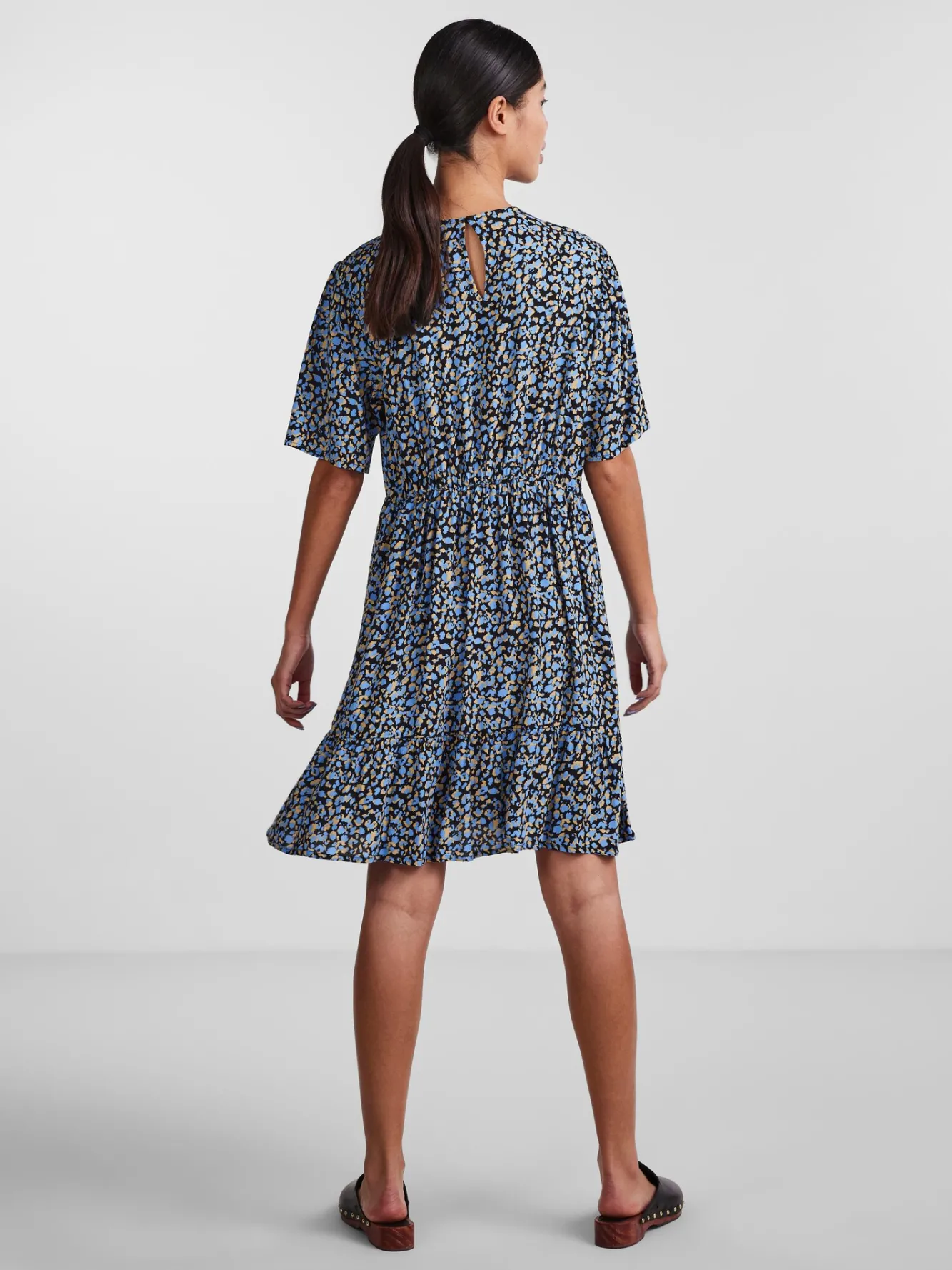Pieces Vestido Corto De Mujer Floral. Negro Hot