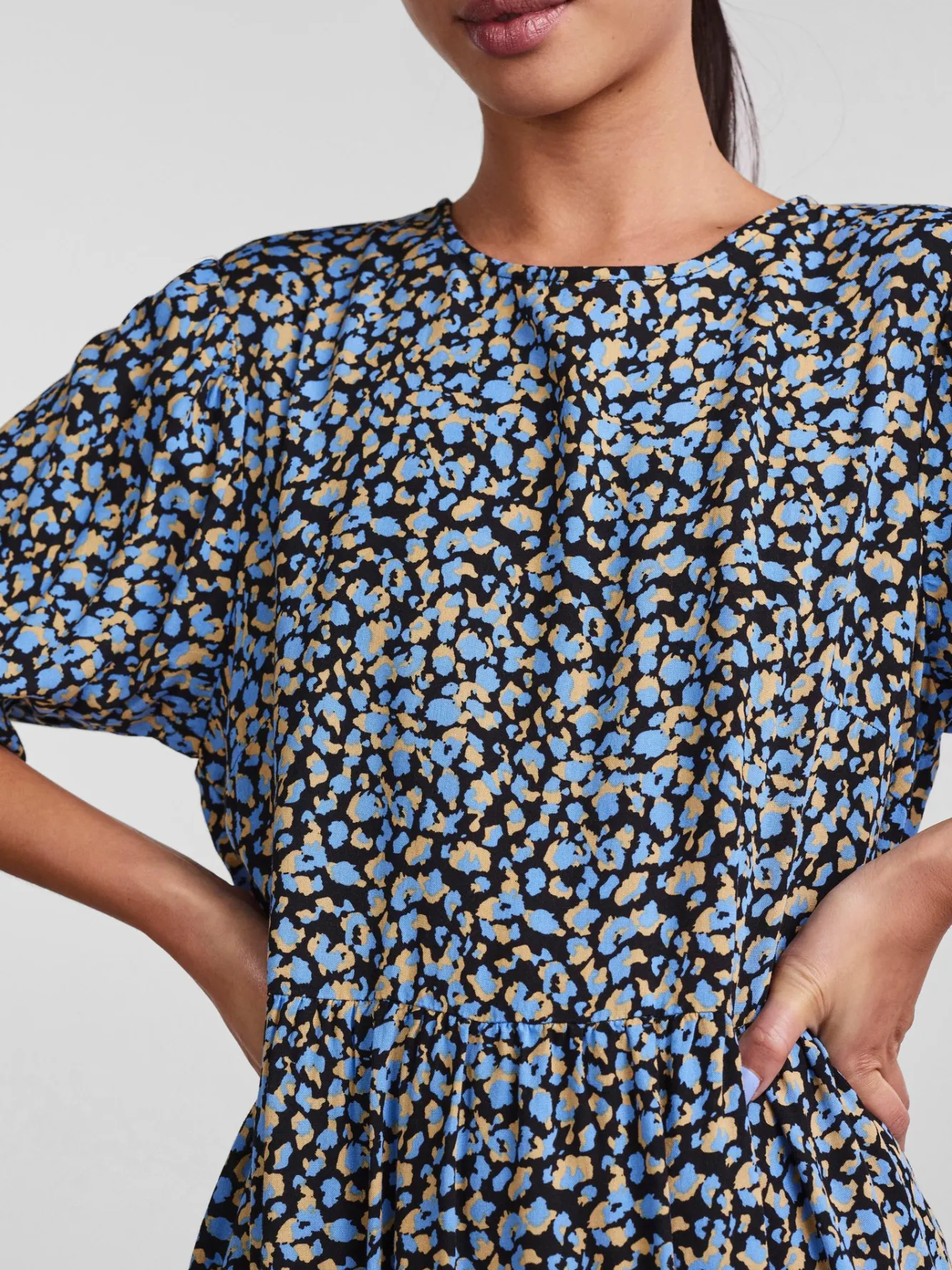Pieces Vestido Corto De Mujer Floral. Negro Hot