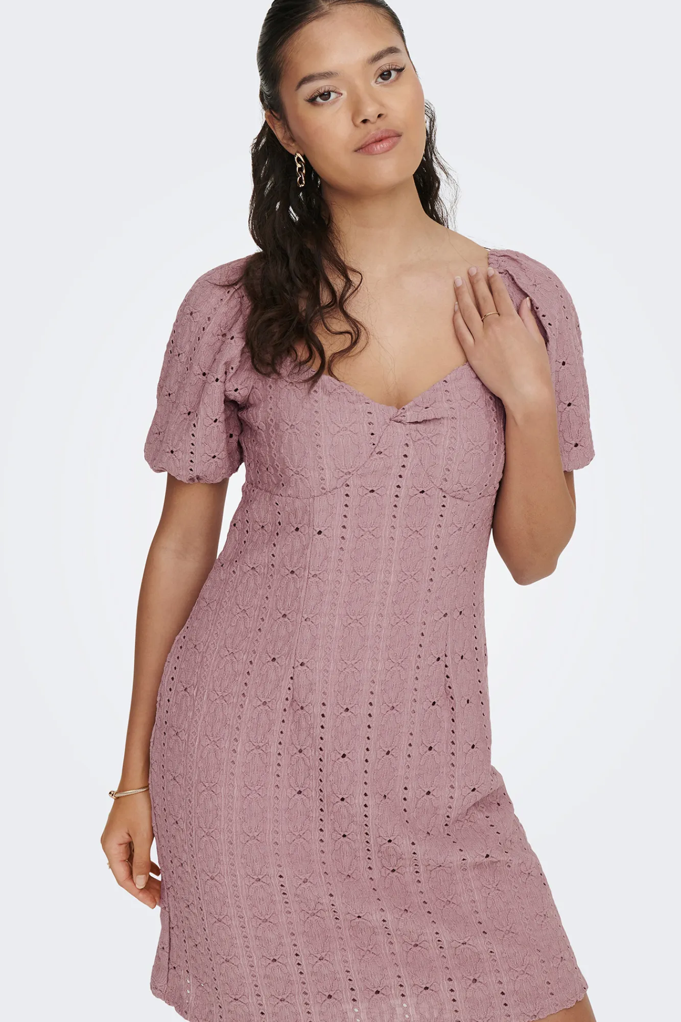 JDY Vestido Corto Detalles Calados Morado Sale