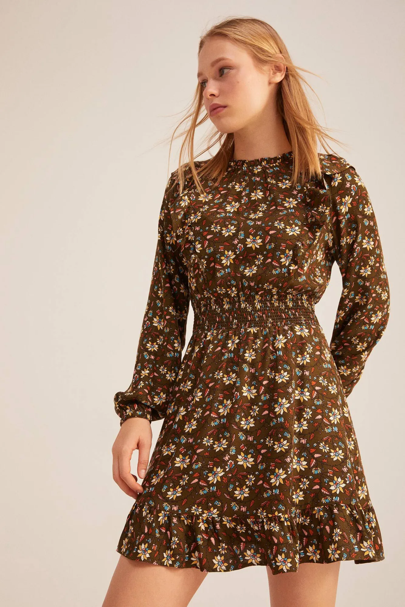 * Vestido Corto Flor Indiana Kaki Claro Clearance