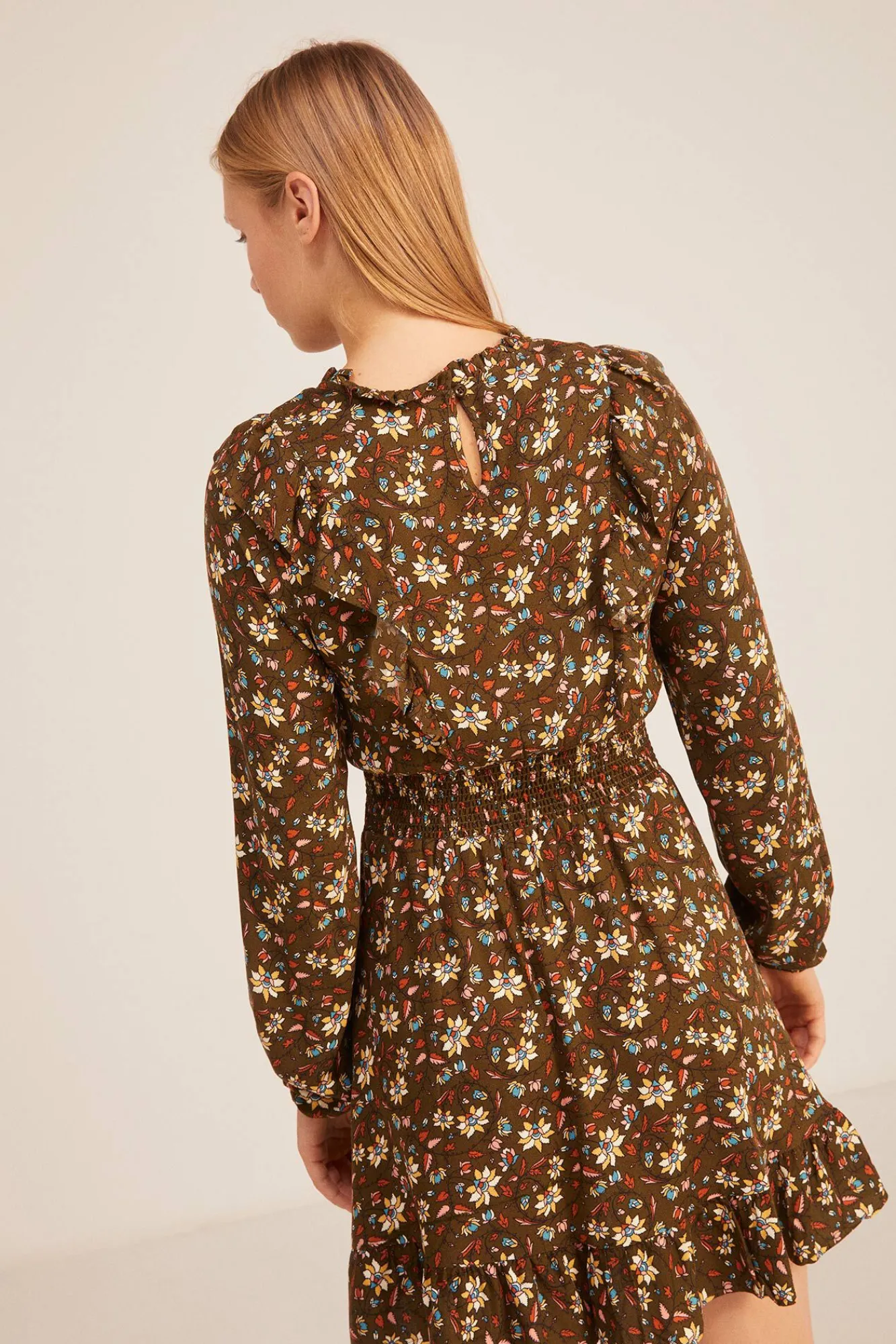 * Vestido Corto Flor Indiana Kaki Claro Clearance